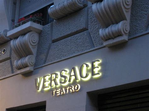 teatro versace|Venue: Teatro Versace .